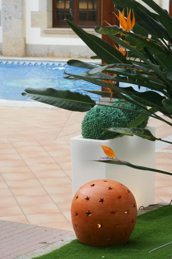 Hotel La Carolina โยเรตเดมาร์ ภายนอก รูปภาพ