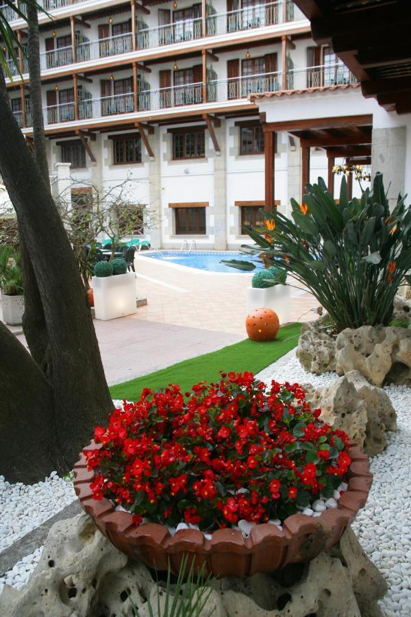 Hotel La Carolina โยเรตเดมาร์ ภายนอก รูปภาพ
