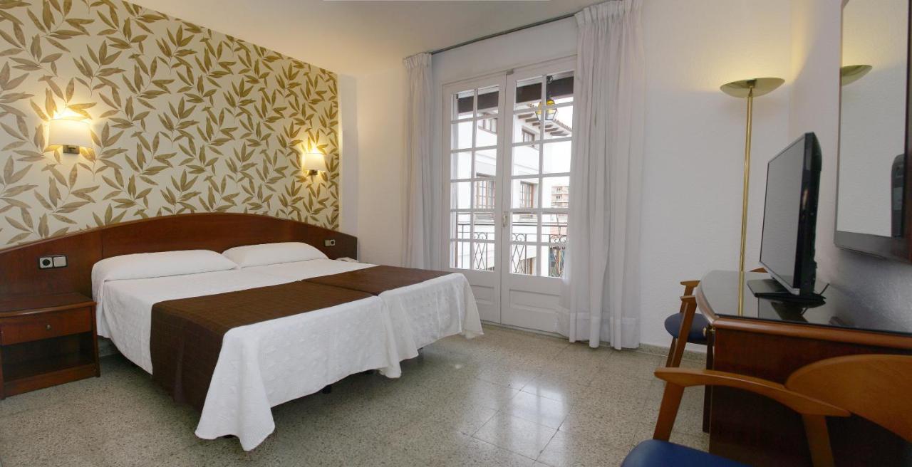 Hotel La Carolina โยเรตเดมาร์ ภายนอก รูปภาพ