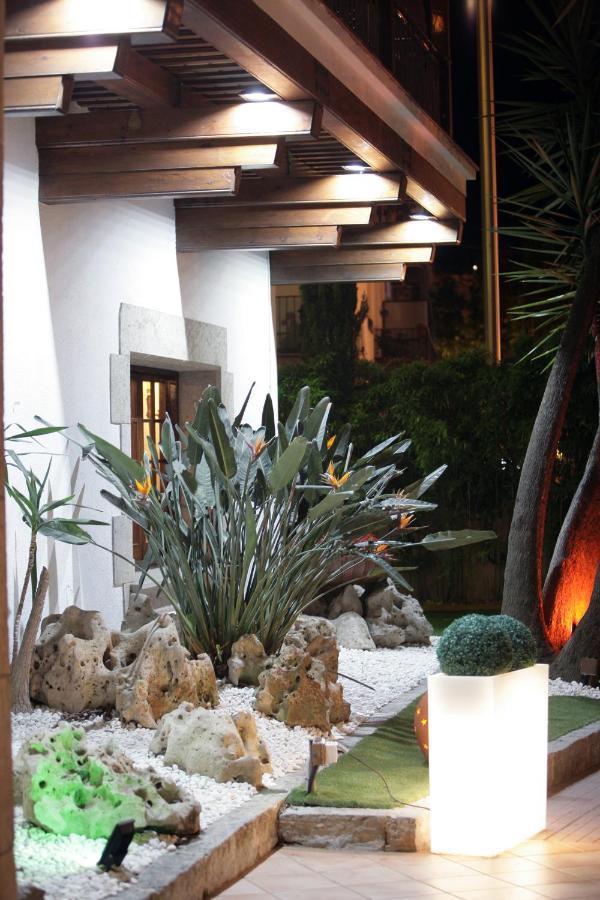 Hotel La Carolina โยเรตเดมาร์ ภายนอก รูปภาพ