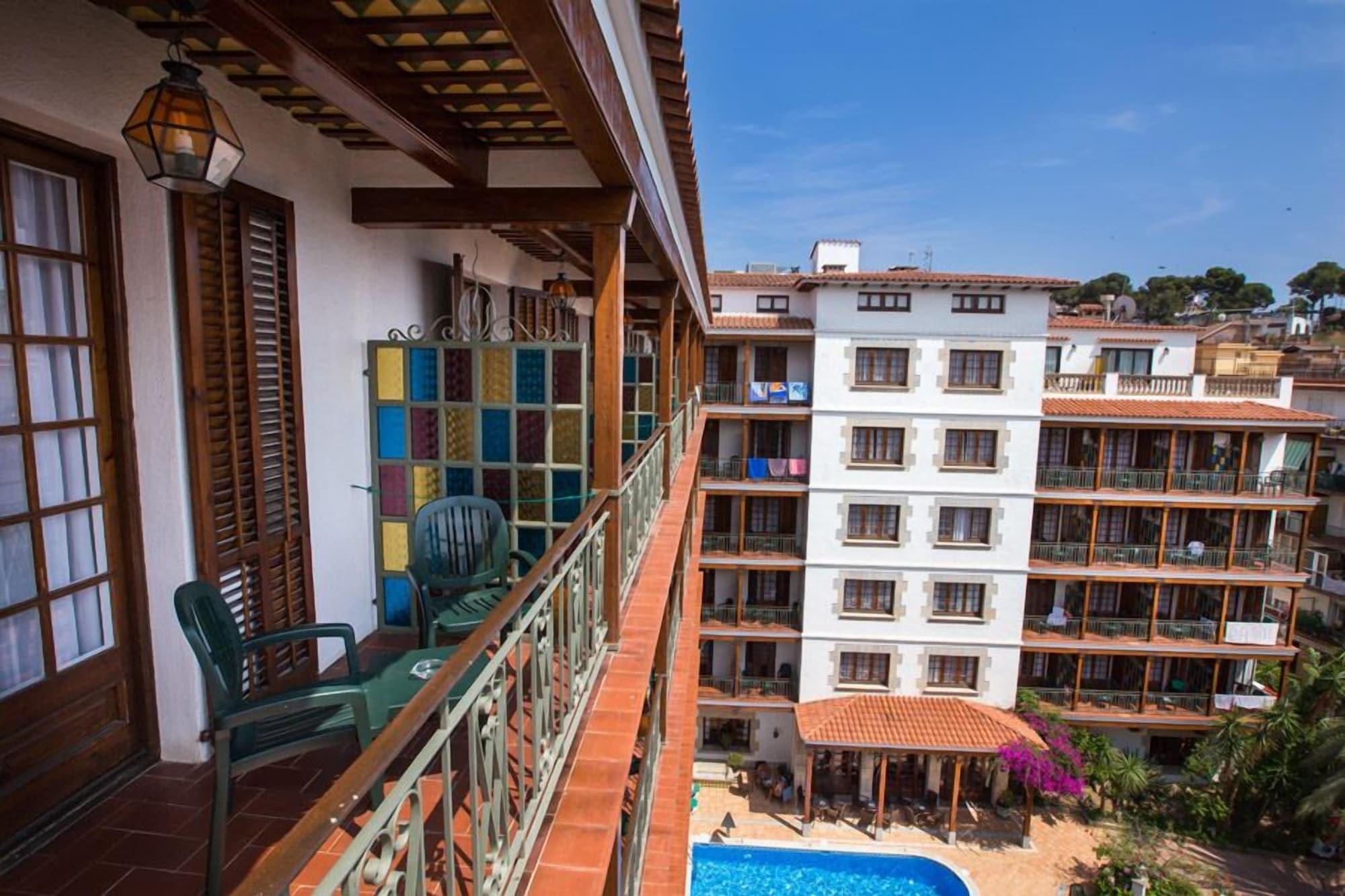 Hotel La Carolina โยเรตเดมาร์ ภายนอก รูปภาพ