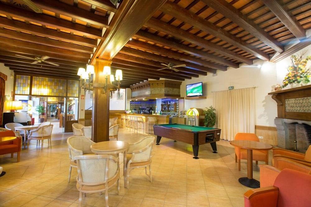 Hotel La Carolina โยเรตเดมาร์ ภายนอก รูปภาพ