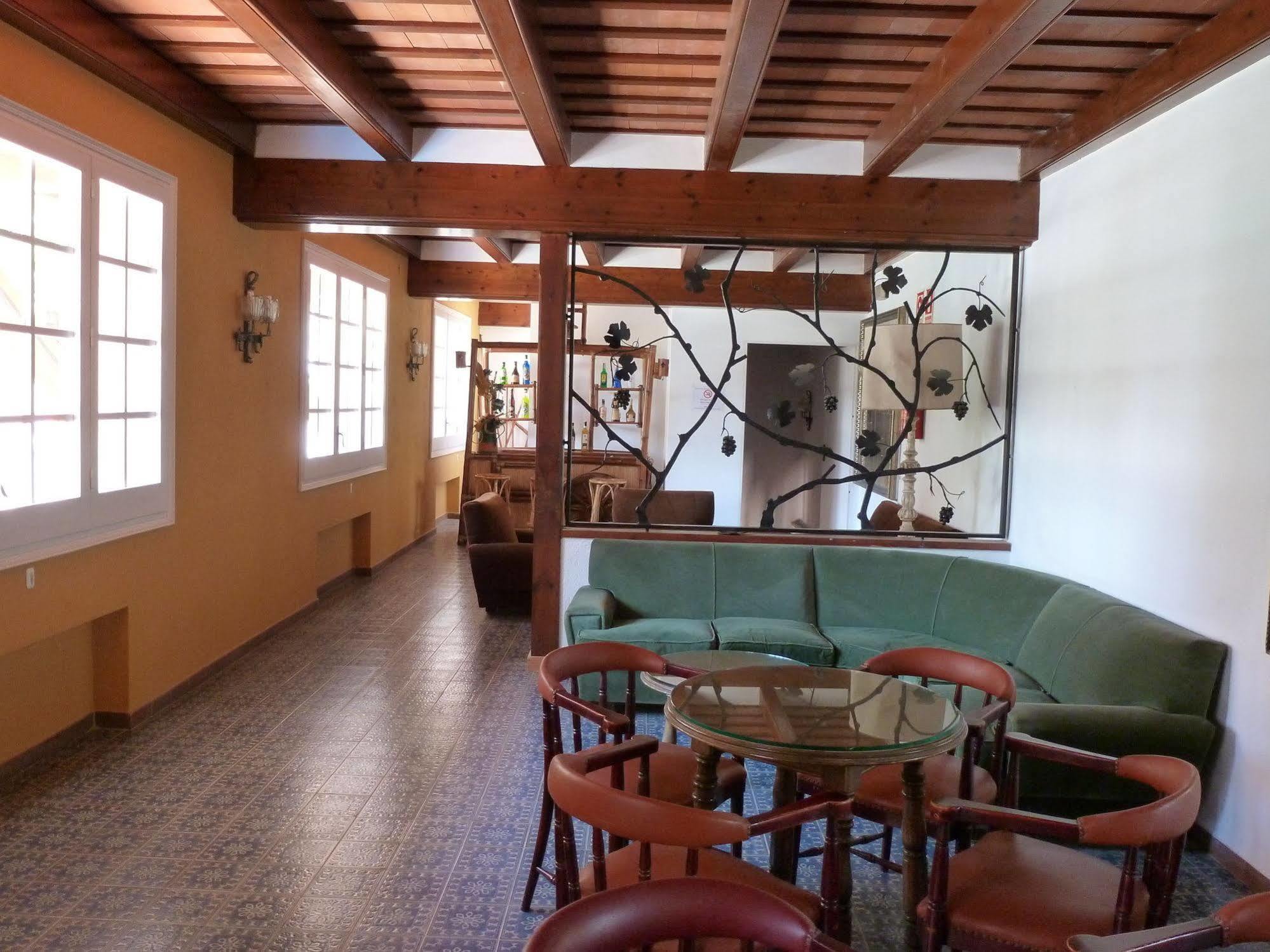 Hotel La Carolina โยเรตเดมาร์ ภายนอก รูปภาพ