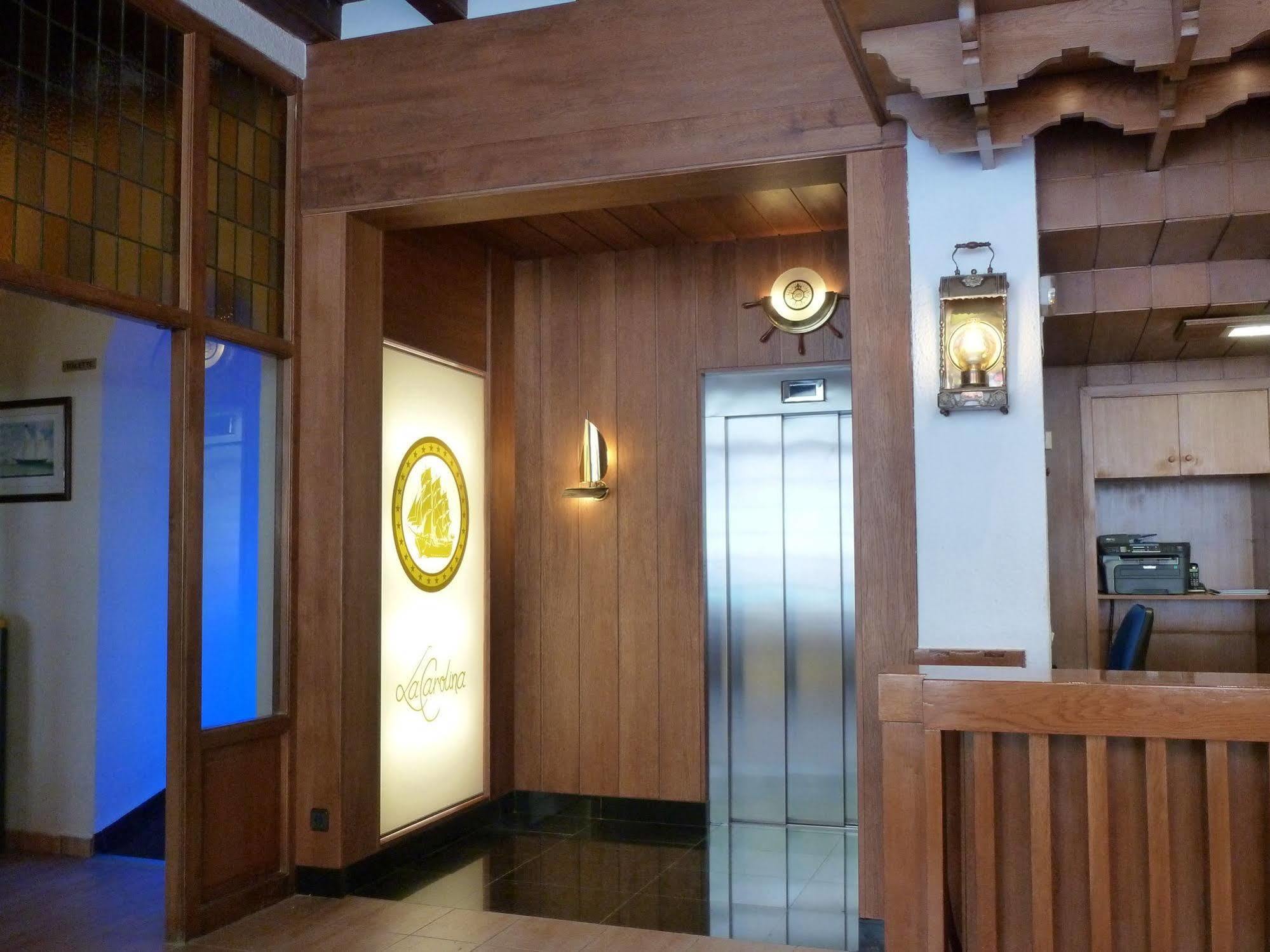 Hotel La Carolina โยเรตเดมาร์ ภายนอก รูปภาพ