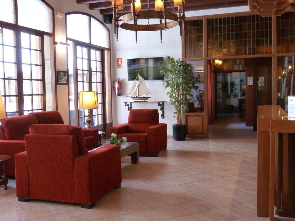 Hotel La Carolina โยเรตเดมาร์ ภายนอก รูปภาพ