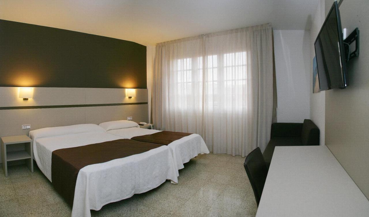 Hotel La Carolina โยเรตเดมาร์ ภายนอก รูปภาพ