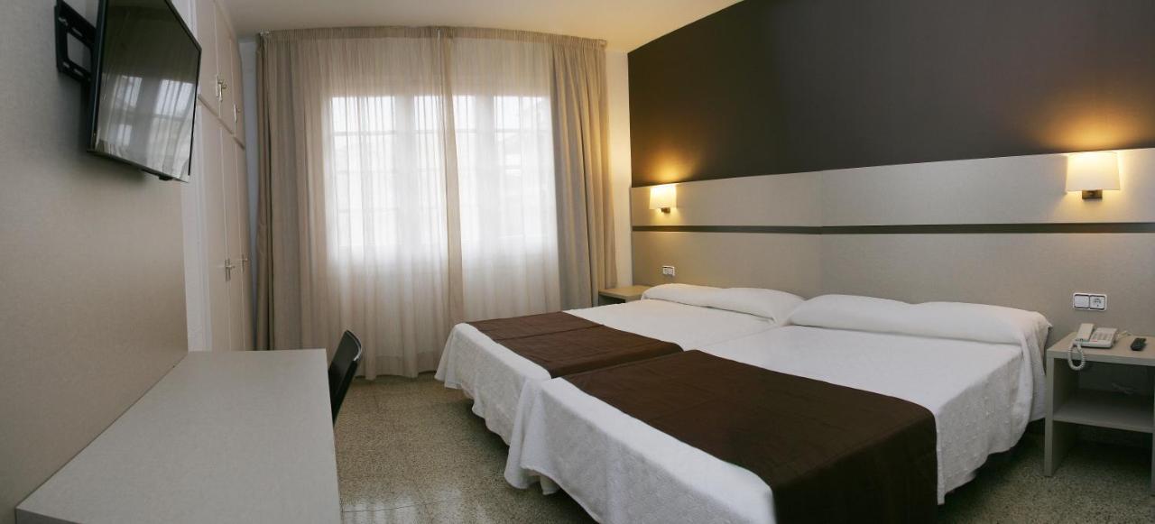 Hotel La Carolina โยเรตเดมาร์ ภายนอก รูปภาพ