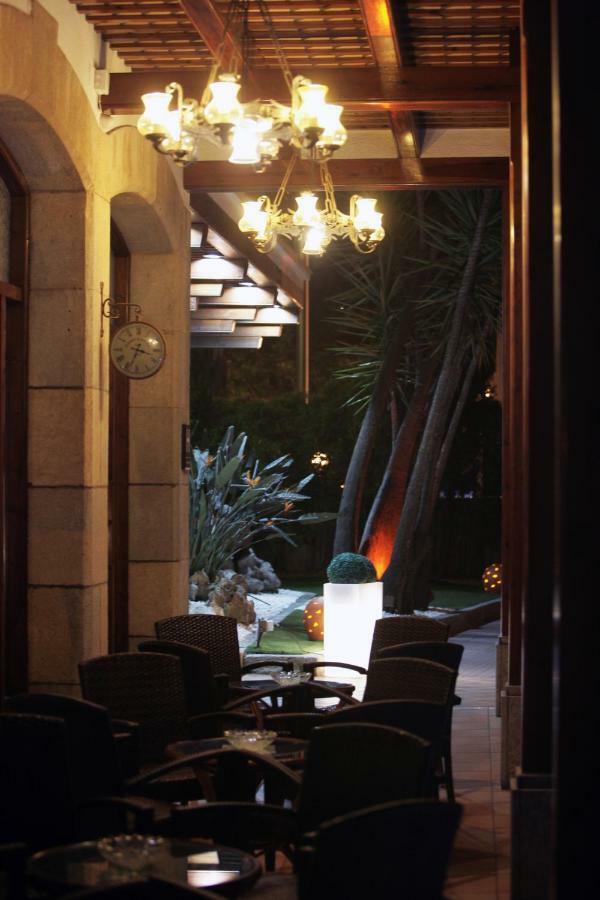 Hotel La Carolina โยเรตเดมาร์ ภายนอก รูปภาพ