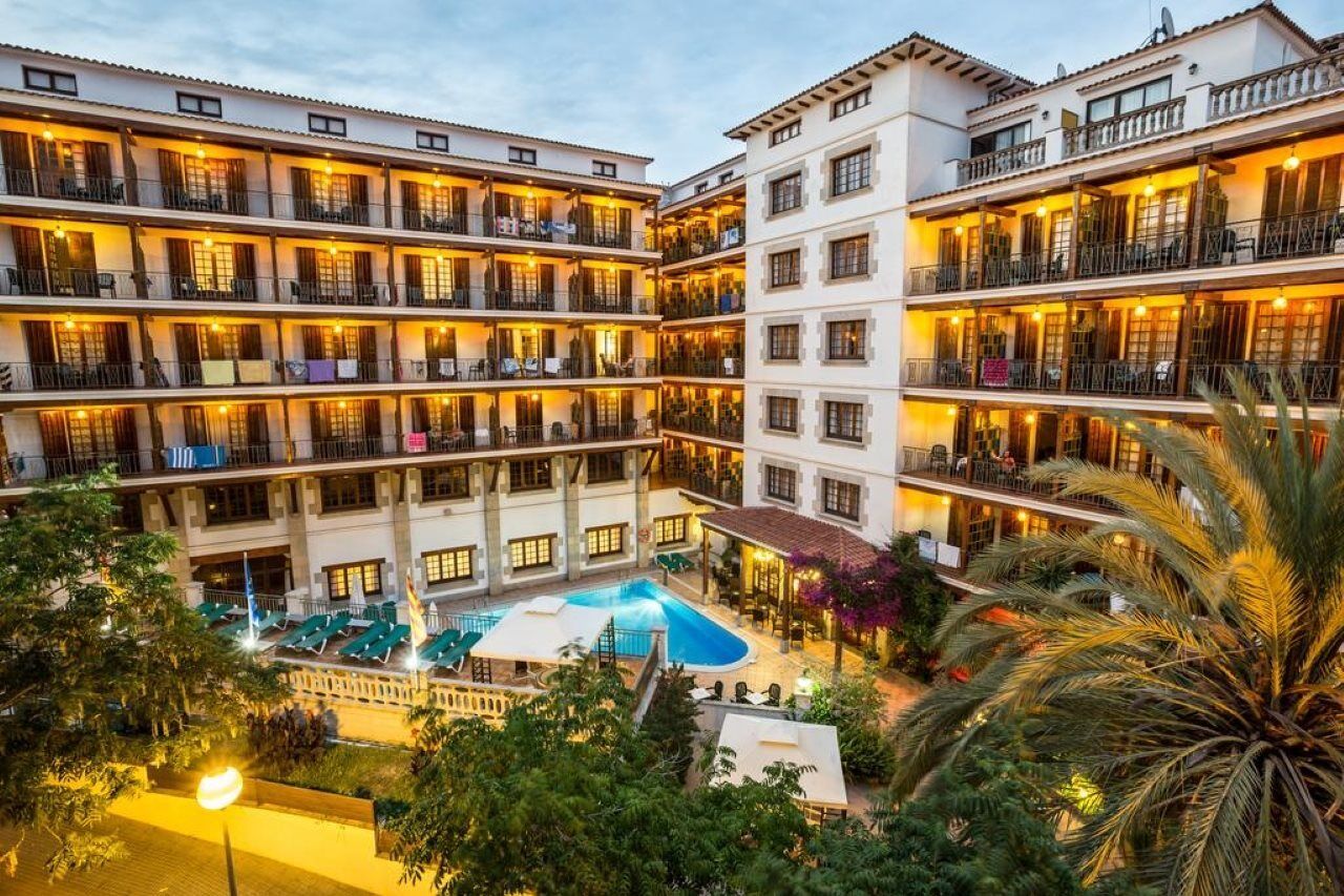 Hotel La Carolina โยเรตเดมาร์ ภายนอก รูปภาพ