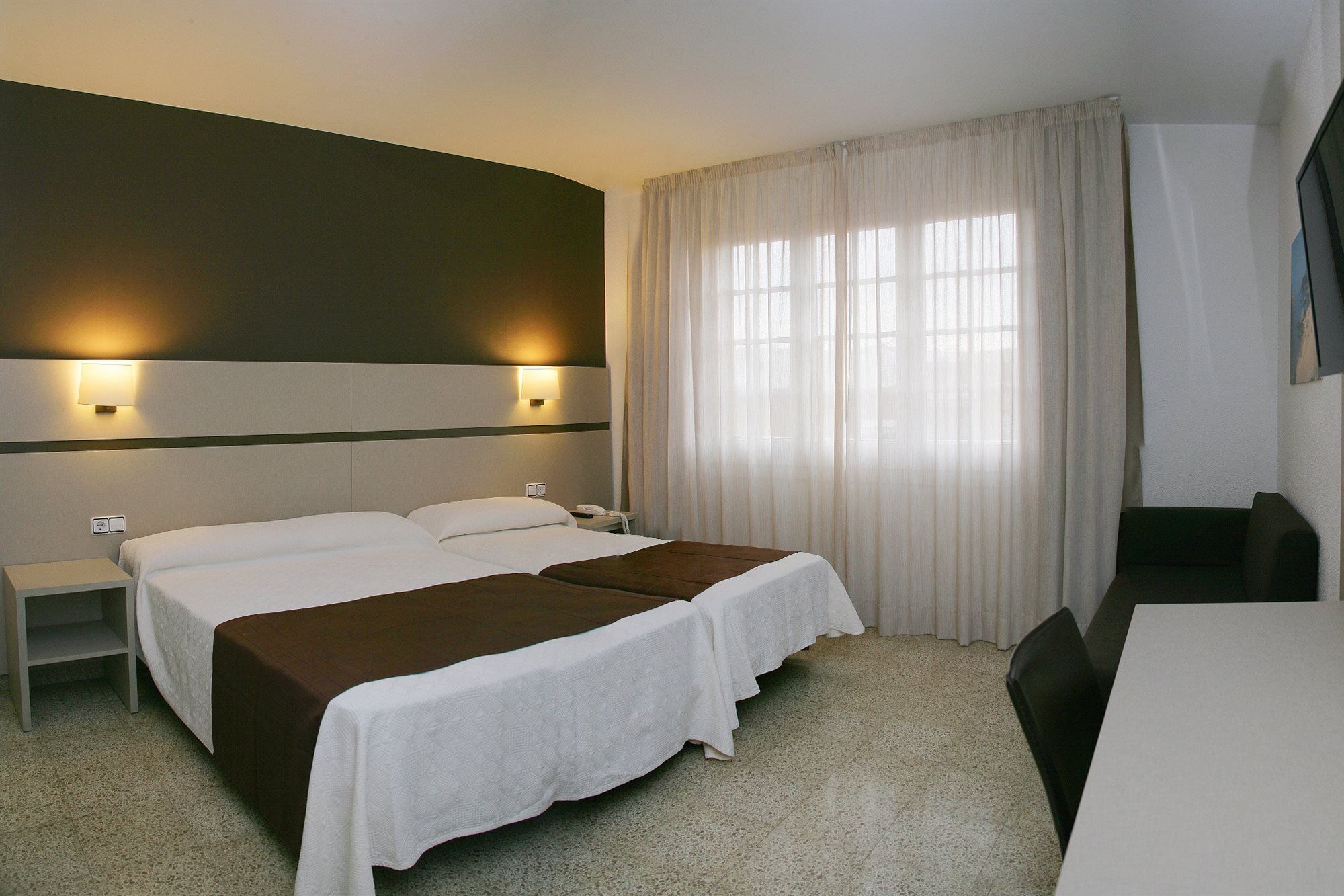 Hotel La Carolina โยเรตเดมาร์ ภายนอก รูปภาพ