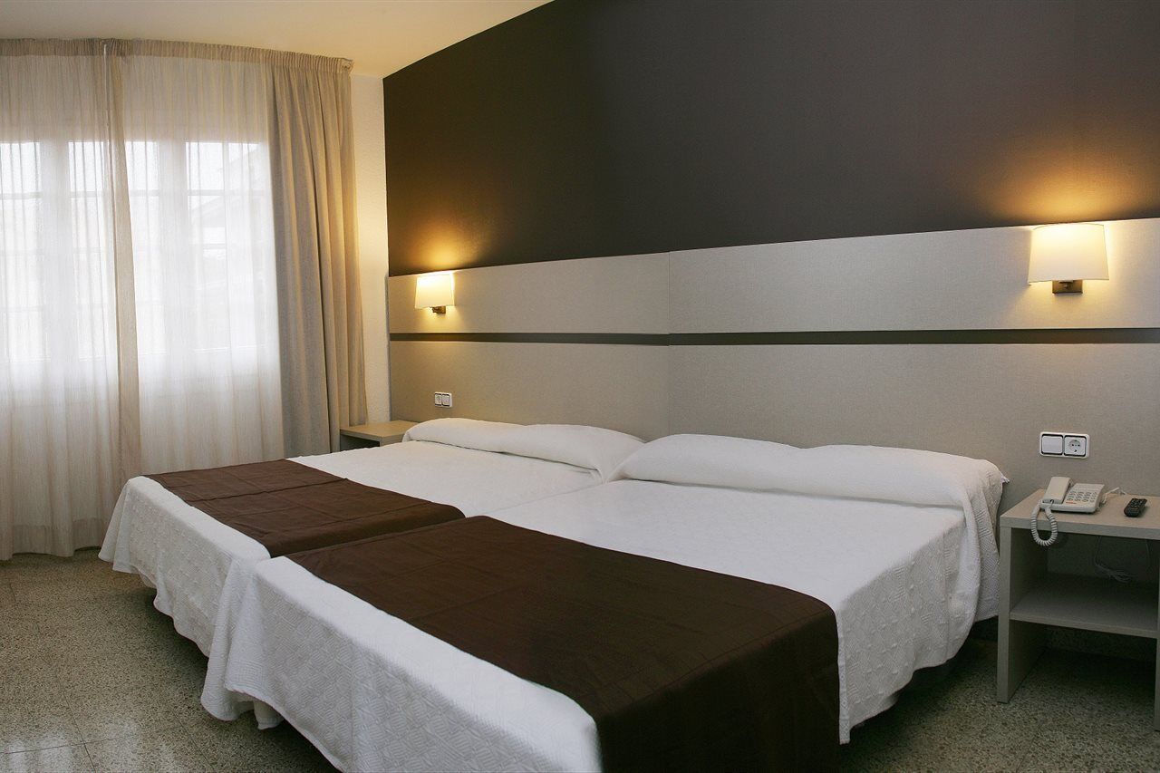 Hotel La Carolina โยเรตเดมาร์ ภายนอก รูปภาพ